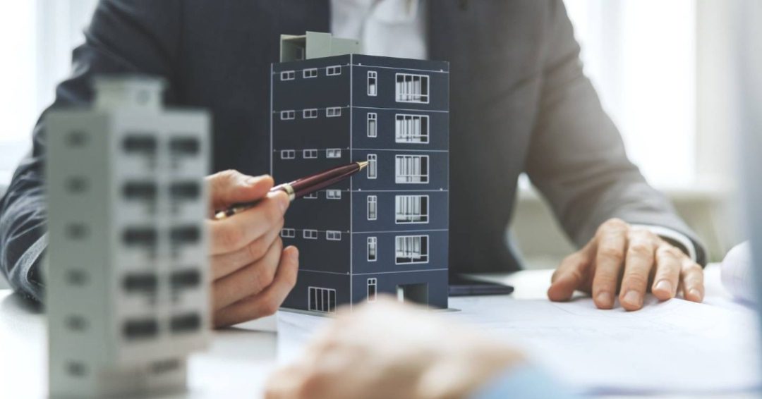 Les permis de construire délivrés en hausse sur un an, malgré un ralentissement