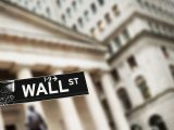 Wall Street clôture en baisse, les craintes sur l'inflation pèsent