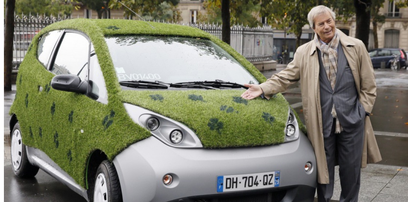 Vincent Bolloré présente une Autolib customisée (image d'archive) AFP - Patrick Kovarik