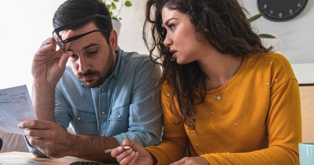 Prime d’activité : un couple témoigne de son exclusion injuste malgré des revenus modestes