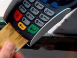 Serveurs, coiffeurs... l'Assemblée vote la défiscalisation des pourboires par carte bancaire pendant deux ans