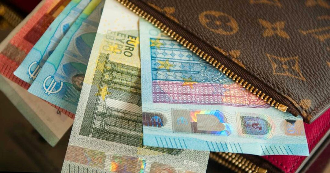 Depuis la pandémie de Covid-19, l’excédent d’épargne des ménages atteint 157 milliards d’euros