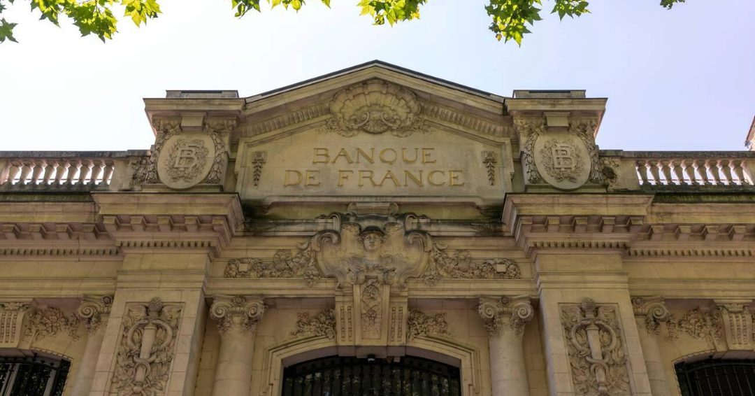 La France à court de moyens : la Banque de France demande la fin des baisses d&rsquo;impôts